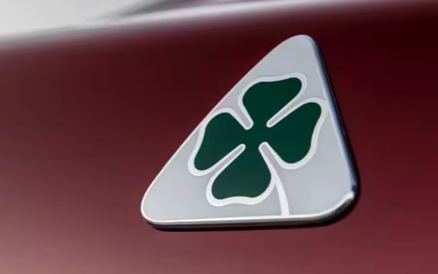 Alfa Romeo Quadifoglio logo