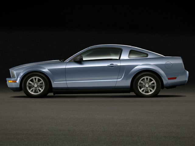 2005 Ford Mustang side