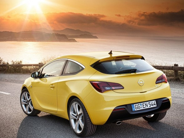 2012 Opel Astra GTC rear