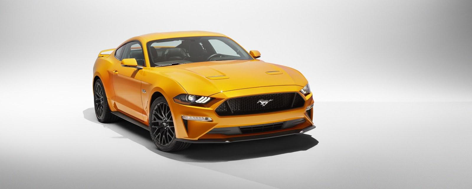 2018 Ford Mustang front
