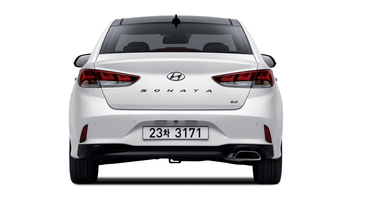 2018 Hyundai Sonata rear