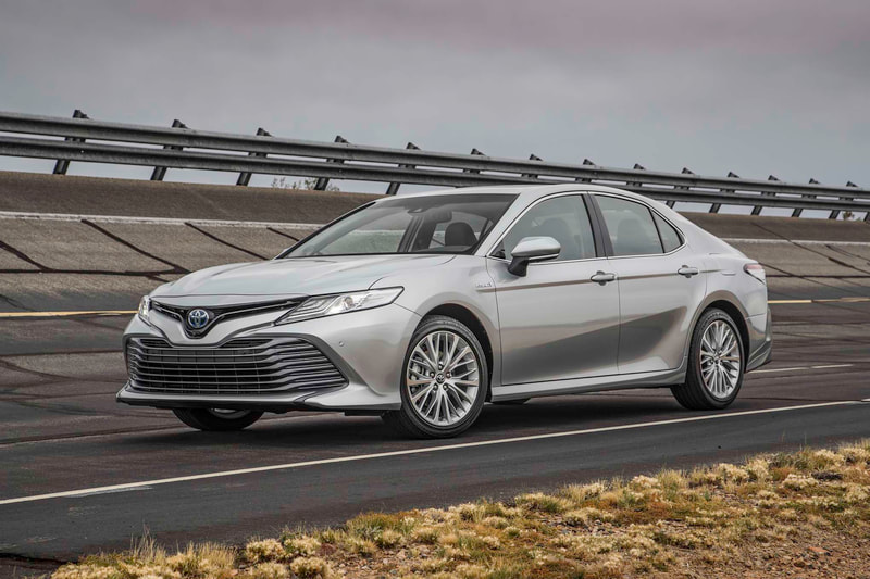 2018 Toyota Camry XLE front