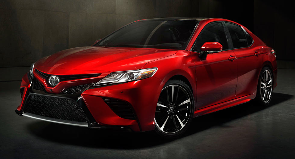 2018 Toyota Camry XSE front
