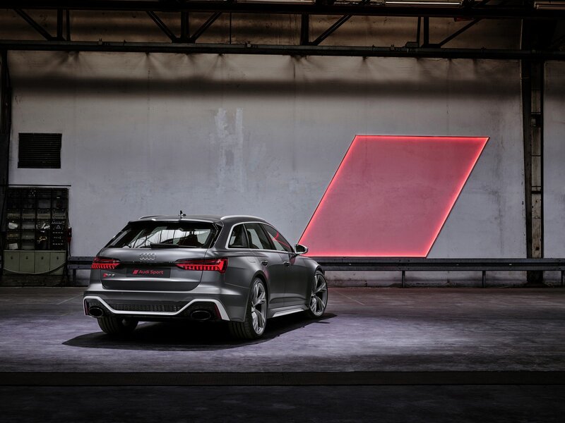 2020 Audi RS6 Avant rear