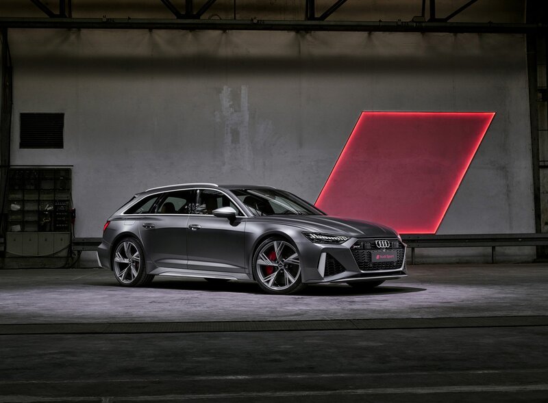 2020 Audi RS6 Avant side
