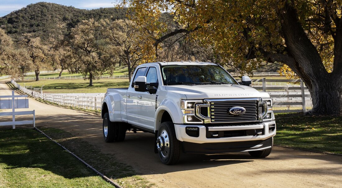 2020 Ford F450 front