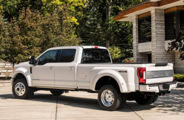 2020 Ford F450 side