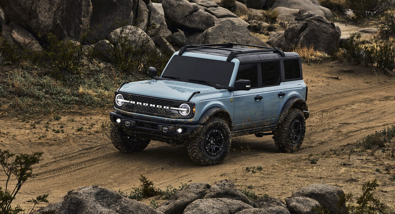 2021 Ford Bronco 4dr 01