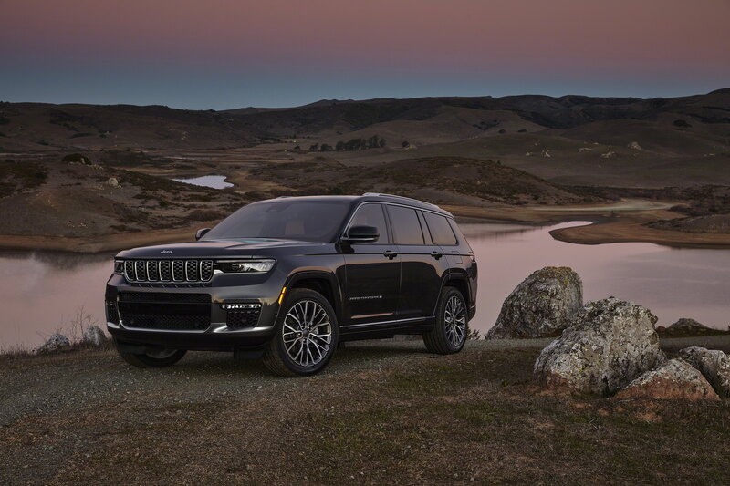 2022 Jeep Grand Cherokee L front