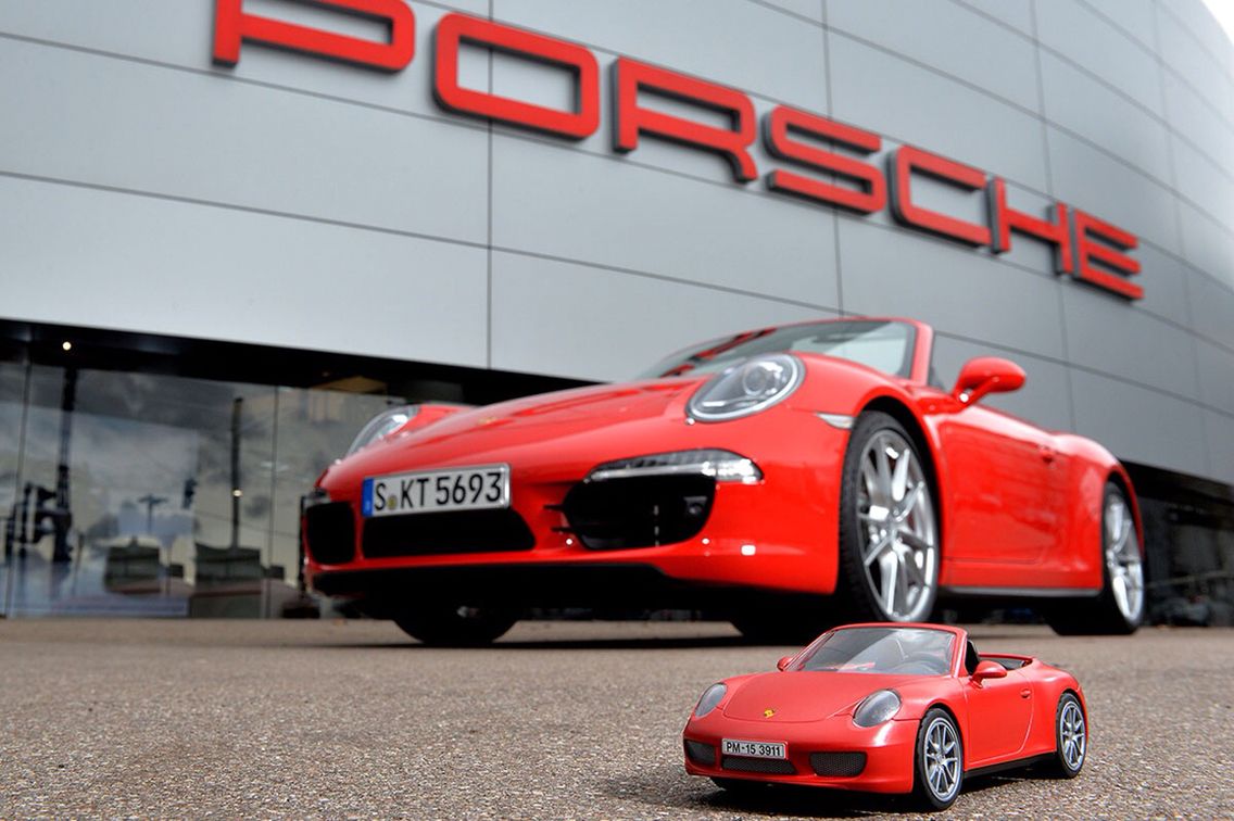 The two Porsche's