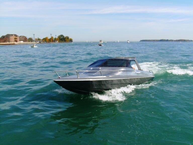 Glastron CV23HT Hydrofoil Boat