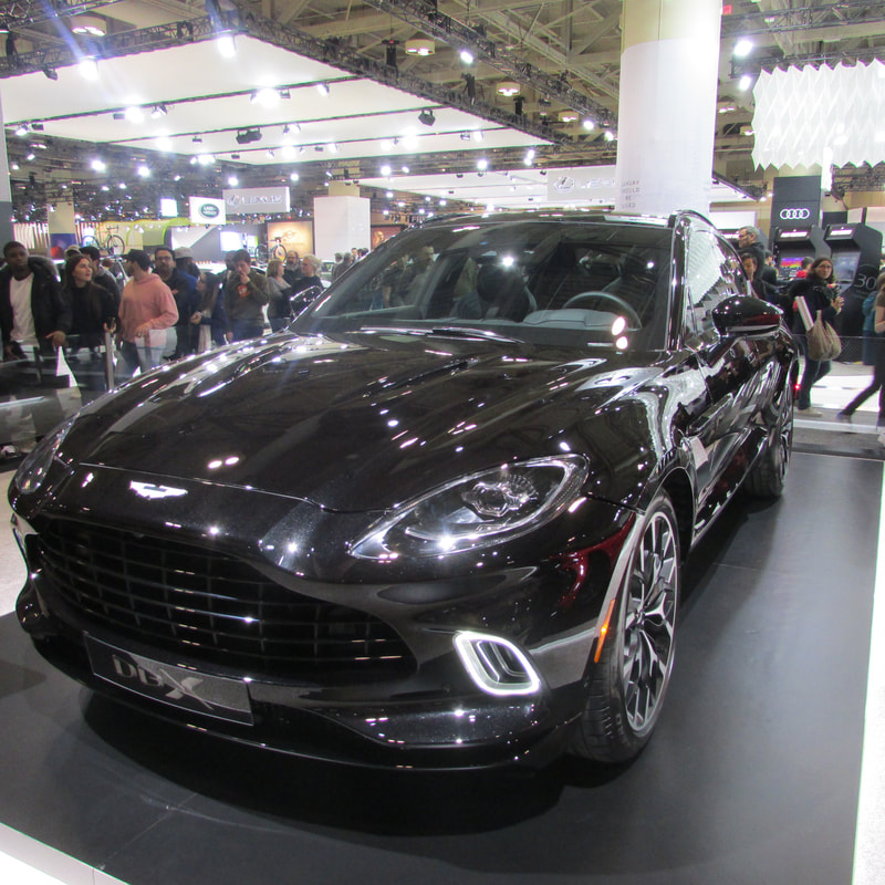 Aston Martin DBX side