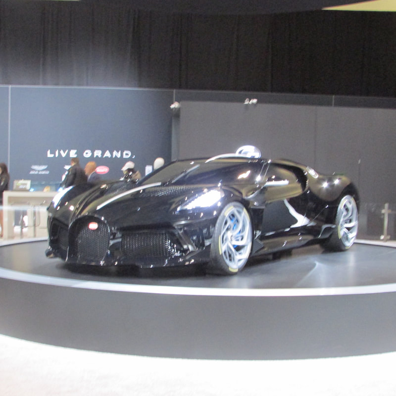 Bugatti La Voiture Noire front side