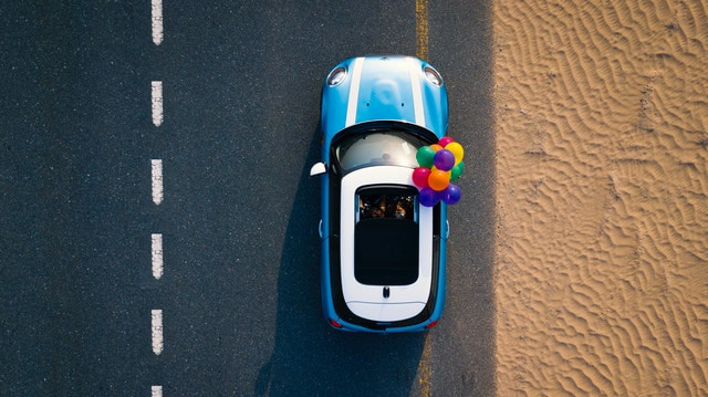 new car with baloons