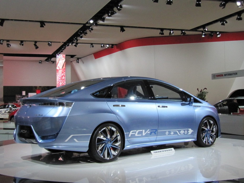2012 Toyota FCV-R concept rear