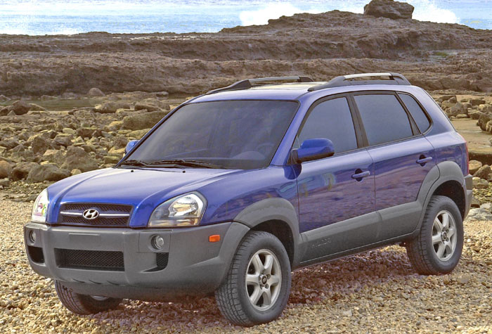 2005 Hyundai Tuscan front